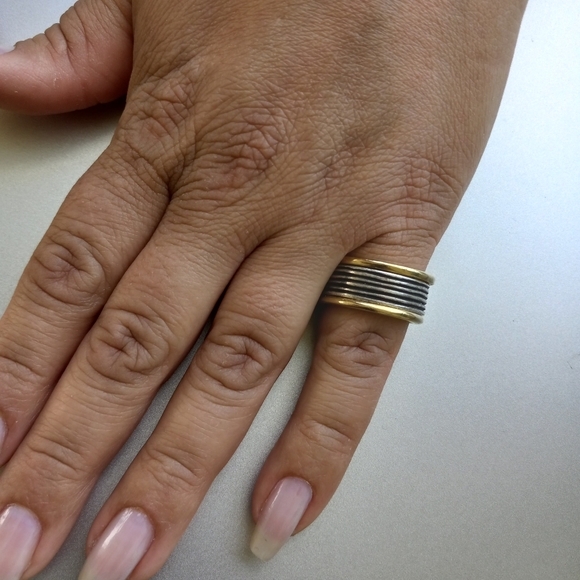 Guess ring - Picture 3 of 4